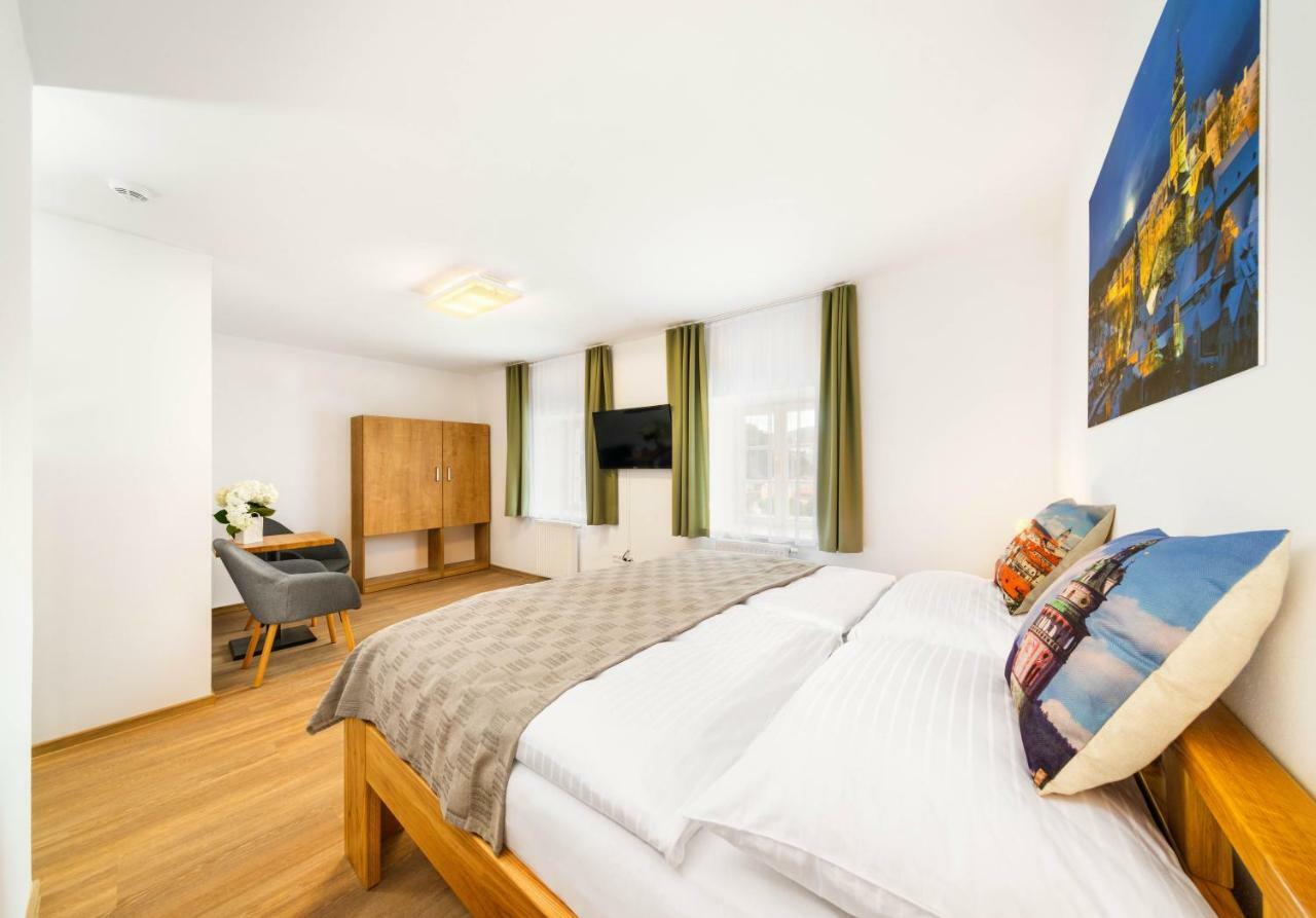 Hotel Garni Villa Areka チェスキー クルムロフ エクステリア 写真