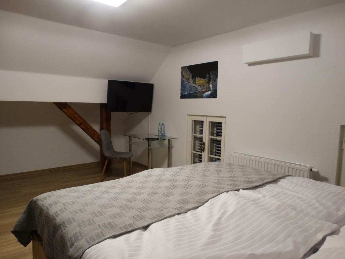 Hotel Garni Villa Areka チェスキー クルムロフ エクステリア 写真